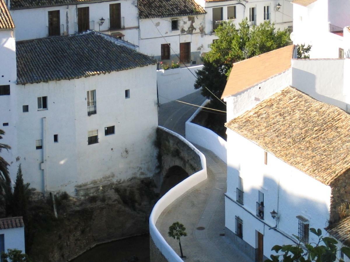 El Palacete Setenil De Las Bodegas Luaran gambar