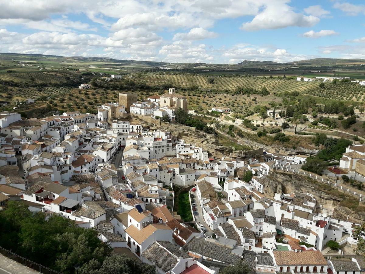 El Palacete Setenil De Las Bodegas Luaran gambar