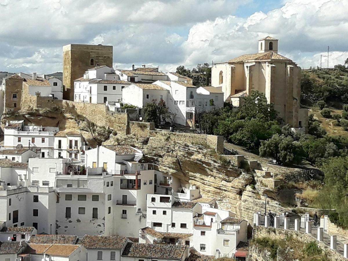 El Palacete Setenil De Las Bodegas Luaran gambar